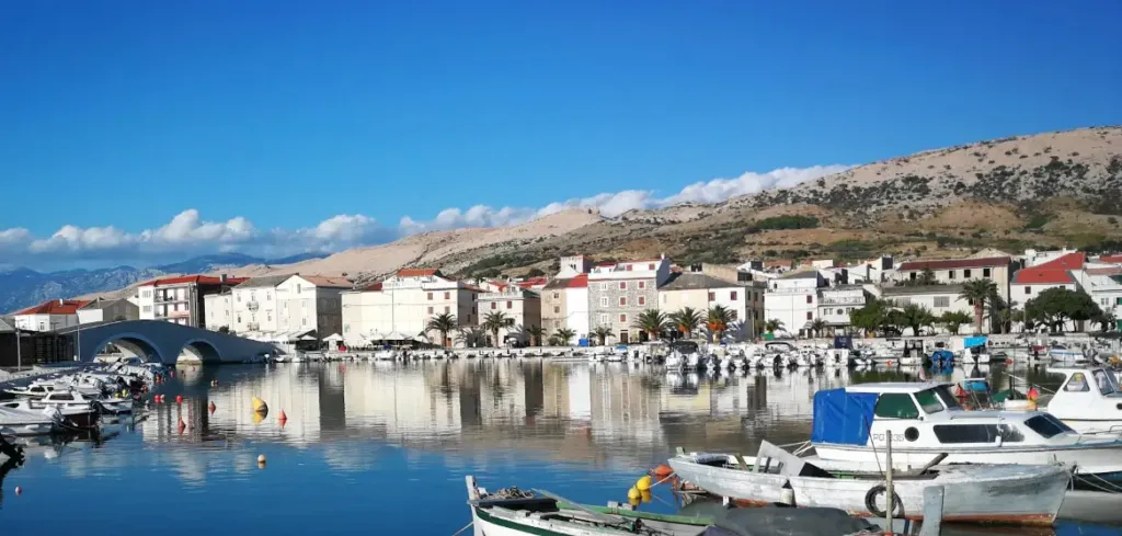 Pag Town apartments booking near Prosika Beach, Pag Island (Croatia)