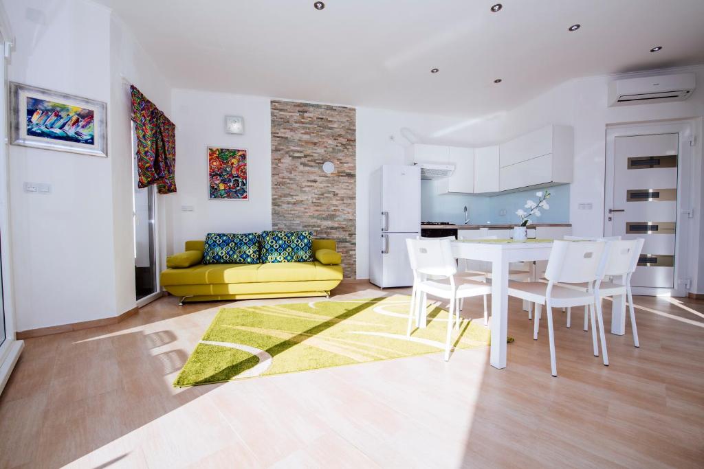 Boutique Villa Nirvana seaside apartment with Adriatic views in Proboj on Pag Island