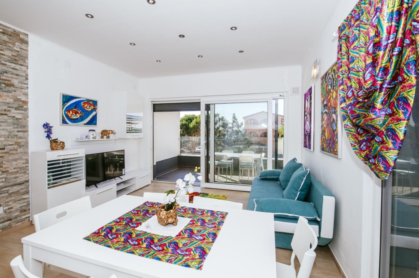Outdoor terrace of Apartment Happiness for sale in Proboj, Pag Island, Croatia